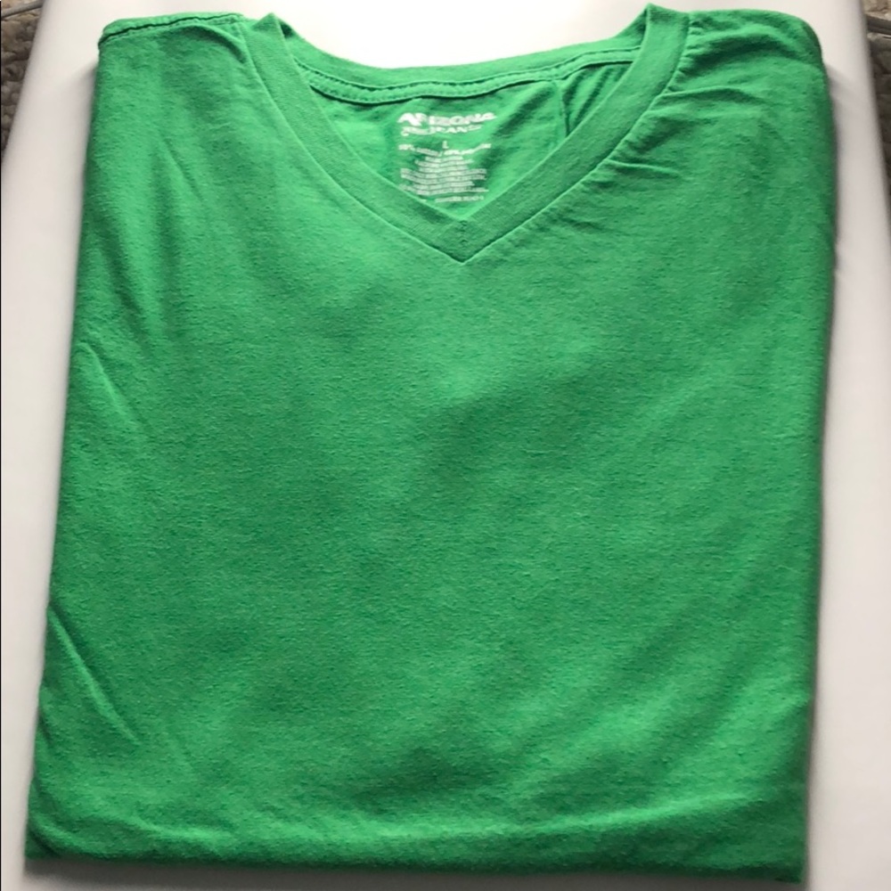Arizona Jeans Co. V-Neck Shirt